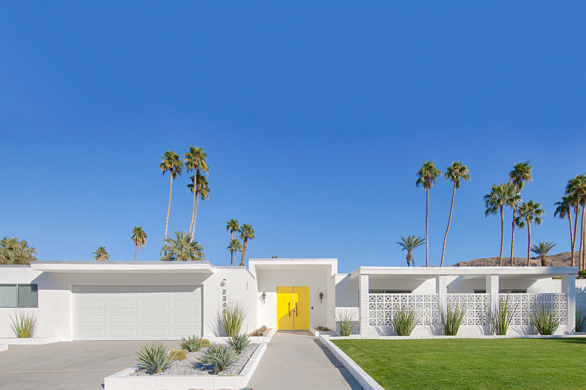 A mid-century home in the Indian Canyons neighborhood in Palm Springs, CA