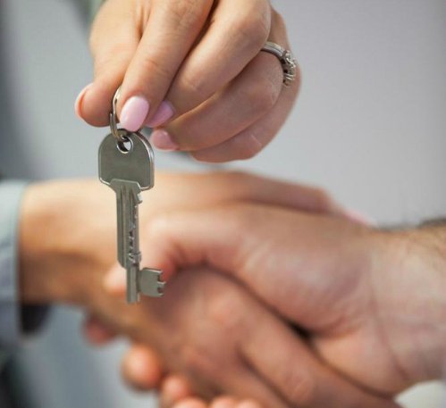 Palm Springs Homebuyers Receive Their Keys