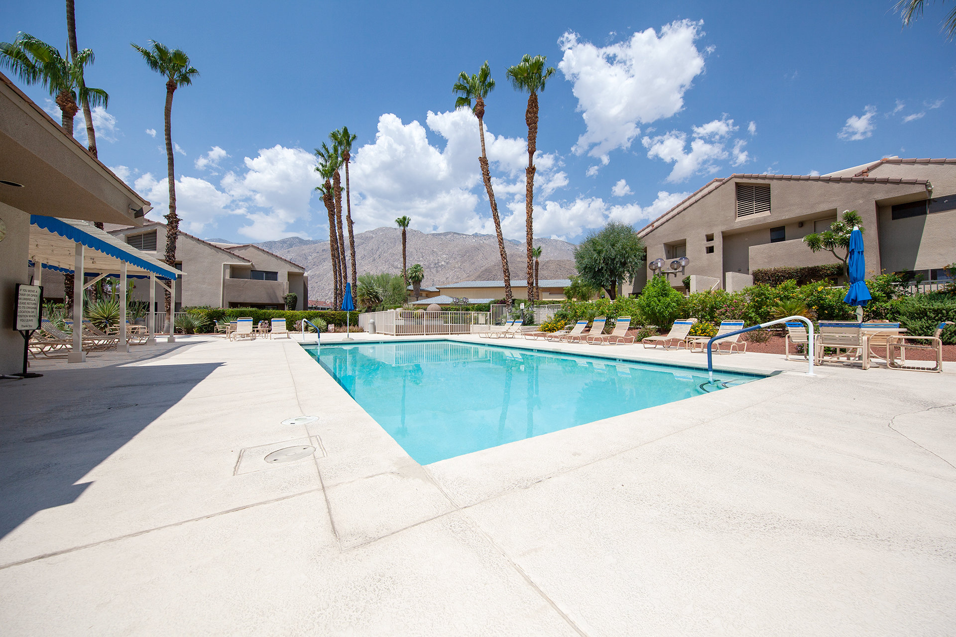 A Palm Springs condo complex