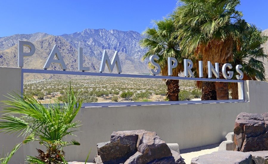 View of Palm Springs sign